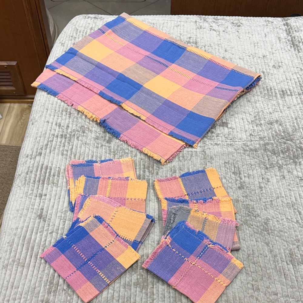 Plaid Vintage Tutti Frutti tablecloth 8 Napkin set